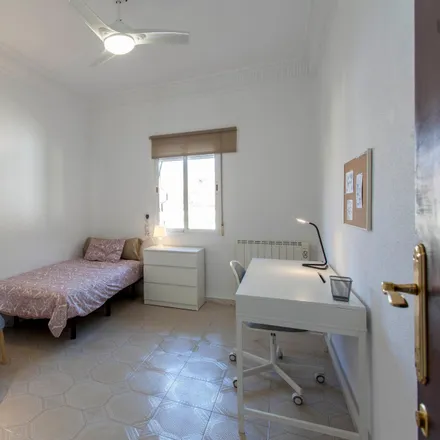 Rent this 4 bed room on Carrer de Lo Rat Penat in 7, 46023 Valencia