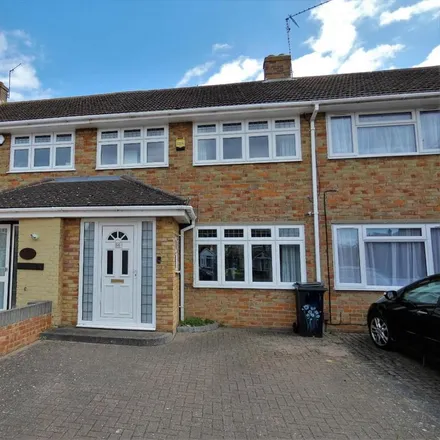 Rent this 3 bed house on unnamed road in Gravesend, DA12 4SE