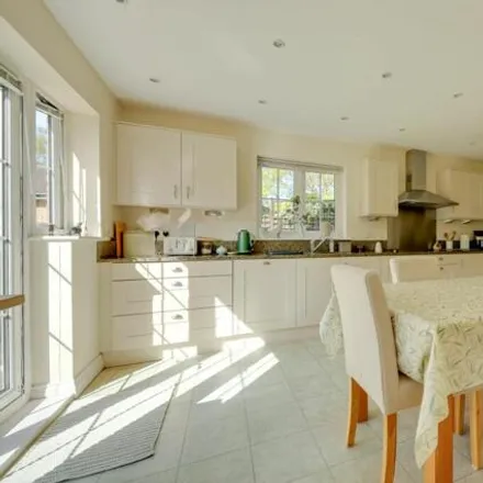 Image 3 - 12 Sycamore Drive, Burgess Hill, RH15 0GH, United Kingdom - House for sale