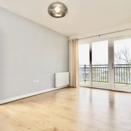Rent this 3 bed apartment on Watson Place in London, SE25 5FA