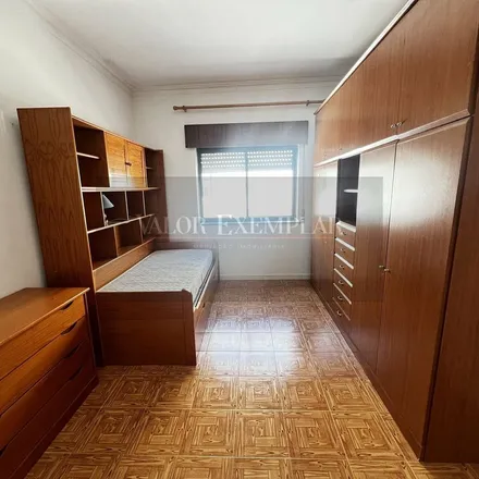 Rent this 2 bed apartment on Rua Cristóvão Colombo 24 in 2870-867 Montijo, Portugal