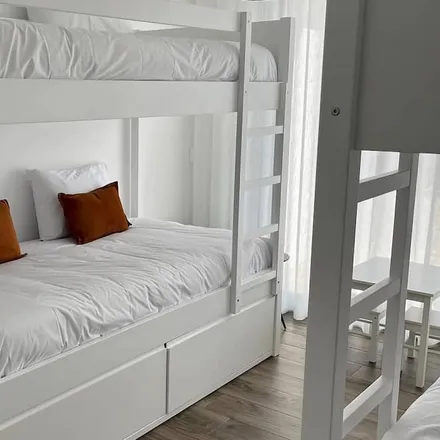 Rent this 3 bed house on Rua D Alcobaça in Alfeizerão, Portugal