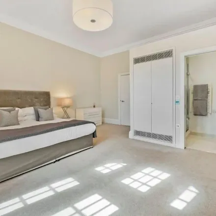 Image 7 - Regent House, Regent Street, East Marylebone, London, W1B 2EN, United Kingdom - Apartment for rent