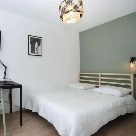Rent this 1 bed room on 67 Rue de Paris in 29200 Le Pont-Neuf, France