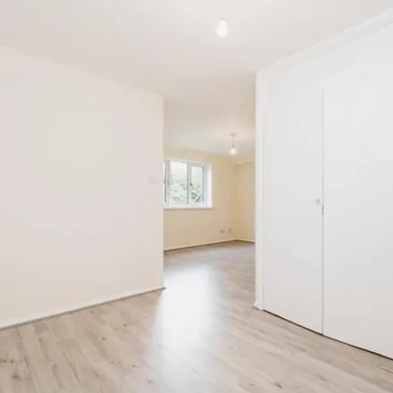 Image 6 - Britten court, Abbey Lane, Mill Meads, London, E15 2RS, United Kingdom - Apartment for sale
