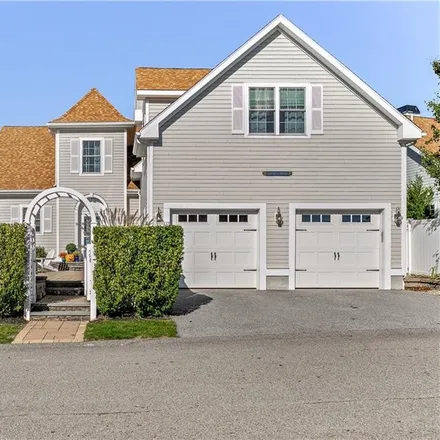 Buy this 4 bed house on 113 Newport Harbor Drive in Portsmouth, RI 02871