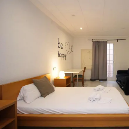 Rent this 4 bed room on Carrer del Duc in 14, 08002 Barcelona