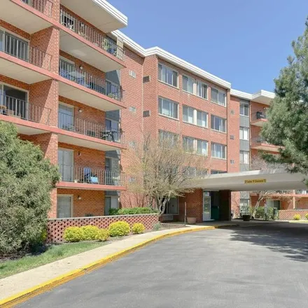 Buy this 2 bed condo on Seminole Lane in Prospect Heights, Wheeling Township