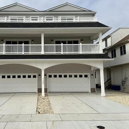 Buy this 5 bed townhouse on 7368 Landis Avenue in Sea Isle City, Cape May County