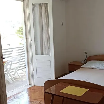 Rent this studio apartment on 20260 Grad Korčula