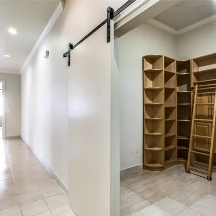 Image 7 - 1505 Elm, 1505 Elm Street, Dallas, TX 75201, USA - Condo for rent