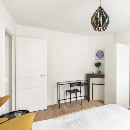 Image 4 - 128 Avenue de la République, 92400 Courbevoie, France - Apartment for rent