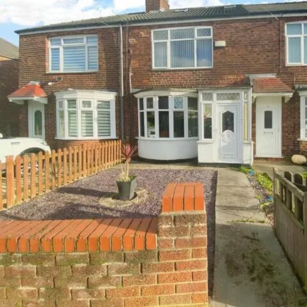 Buy this 3 bed townhouse on Graham Avenue in Hull, HU4 7AN