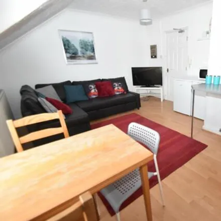 Rent this 1 bed townhouse on Arran Place in Cardiff, CF24 3PX