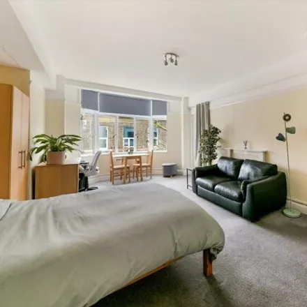 Image 2 - Trinity Court, Gray's Inn Road, London, WC1X 8JT, United Kingdom - Apartment for rent