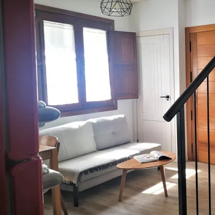 Rent this 2 bed apartment on Instituto de Educación Secundaria Albayzín in Camino de San Antonio, 7