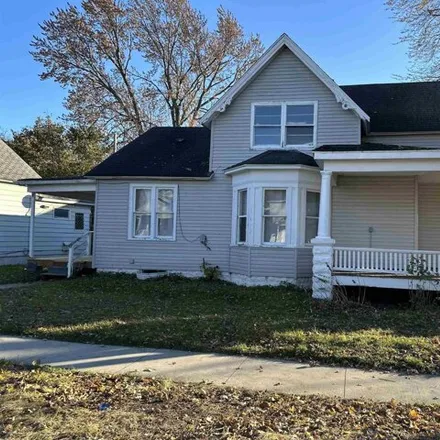 Rent this 2 bed house on 986 Rawlins Street in Port Huron, MI 48060