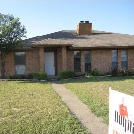 Rent this 3 bed duplex on 410 Amber Lane in DeSoto, TX 75115