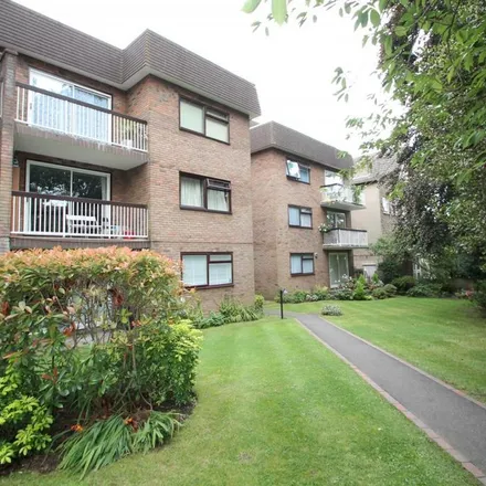 Rent this 2 bed apartment on The Avenue in London, BR3 5DH