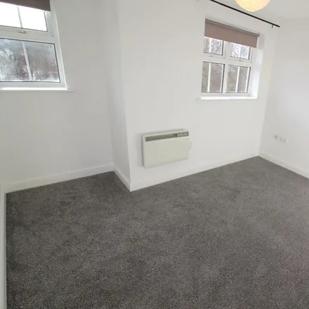 Image 5 - The Spinnakers, Liverpool, L19 3RY, United Kingdom - Townhouse for rent