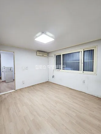 Rent this 2 bed apartment on 서울특별시 마포구 서교동 368-16
