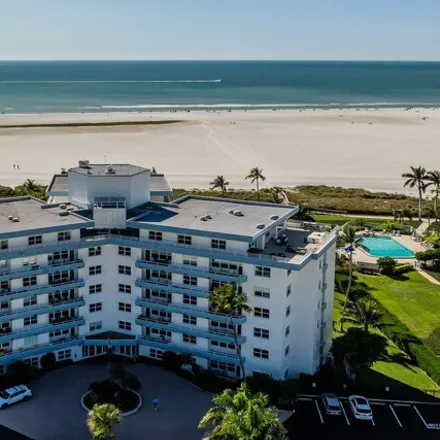 Buy this studio condo on Sunset House South in Seaview Court, Marco Island