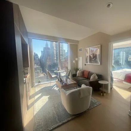 Rent this 1 bed house on The Set in 455 10th Avenue, New York