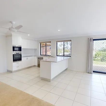 Image 2 - Aberglasslyn Road, Aberglasslyn NSW 2320, Australia - Apartment for rent