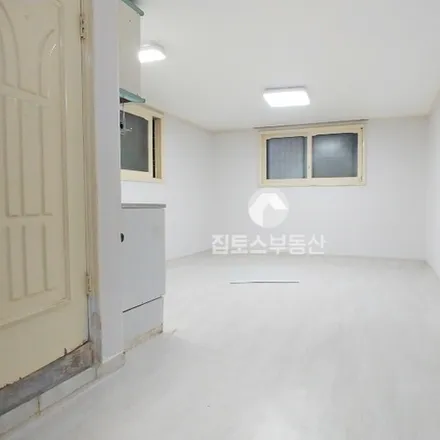 Image 1 - 서울특별시 송파구 석촌동 18-11 - Apartment for rent