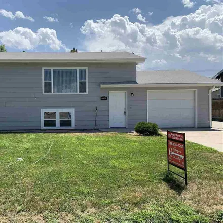 Buy this 4 bed house on 2705 Chateau Way in Gering, NE 69341