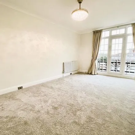 Image 3 - Mayfair, 27 Bath Road, Bournemouth, BH1 2NW, United Kingdom - Apartment for rent