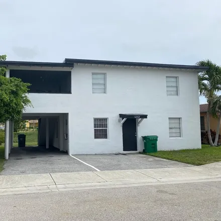Image 2 - 1226 West 35th Street, Riviera Beach, FL 33404, USA - House for sale