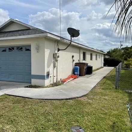 Image 5 - Connie Avenue North, Lehigh Acres, FL 33976, USA - House for rent