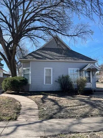 Buy this 2 bed house on 691 West 6th Street in Larned, KS 67550