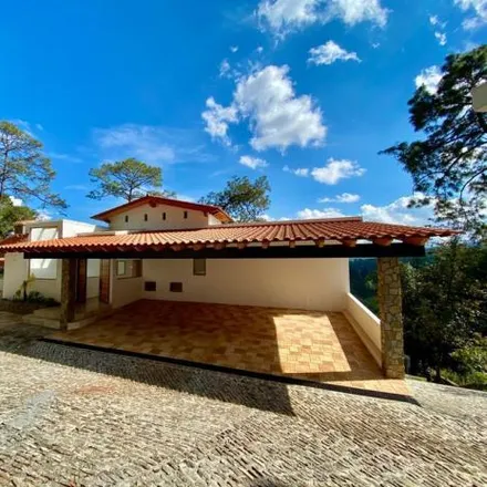 Buy this 5 bed house on Rosales in Avandaro, 51200 Avandaro