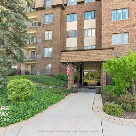 Image 2 - College of DuPage, 425 Fawell Boulevard, Glen Ellyn, IL 60137, USA - Condo for sale