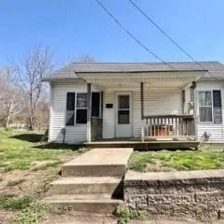 Buy this 2 bed house on 833 Webb Street in Hannibal, MO 63401
