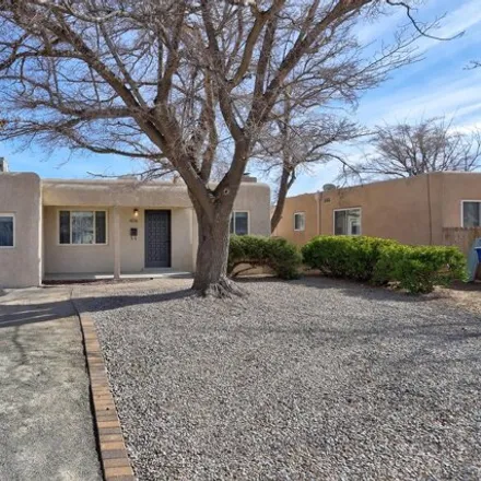 Image 1 - 5219 Marquette Avenue Northeast, Albuquerque, NM 87108, USA - House for sale