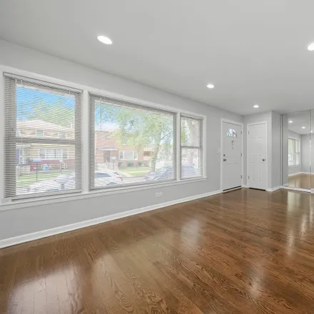 Image 5 - 9611 South Parnell Avenue, Chicago, IL 60628, USA - House for sale
