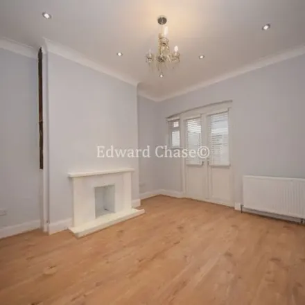 Image 3 - City Gates Church, 25-29 Clements Road, London, IG1 1BH, United Kingdom - Townhouse for rent