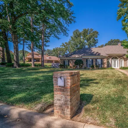 Buy this 4 bed house on 1015 Lovers Lane in Longview, TX 75604