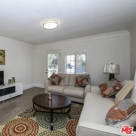 Image 4 - 4590 Rosewood Avenue, Los Angeles, CA 90004, USA - House for sale