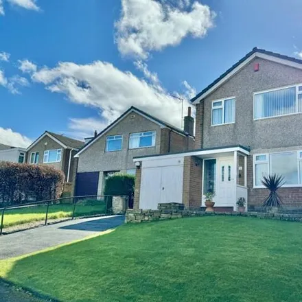 Buy this 3 bed house on Hall Drive in Norristhorpe, WF15 7AH