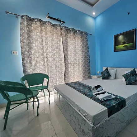 Rent this 9 bed house on Faridabad