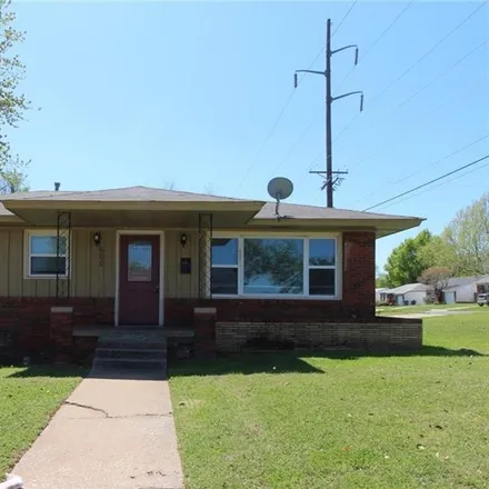Buy this 3 bed house on 600 East Bouse Drive in Midwest City, OK 73110