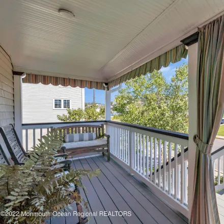 Image 4 - 32 Riverdale Avenue, Monmouth Beach, Monmouth County, NJ 07750, USA - House for sale