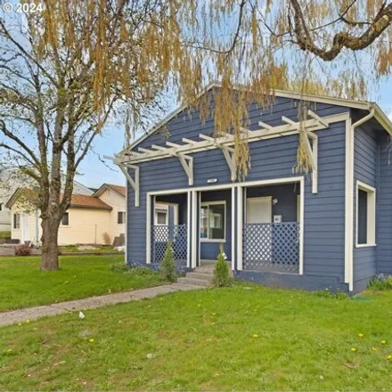 Buy this 3 bed house on 723 Ayers Street in Kelso, WA 98626