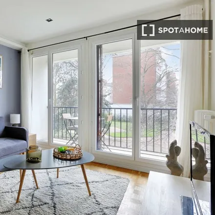 Rent this 3 bed apartment on 58 bis Rue Denfert-Rochereau in 92100 Boulogne-Billancourt, France