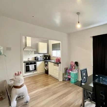 Image 3 - New Cross Walk, Sheffield, S13 7GJ, United Kingdom - Duplex for sale