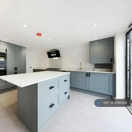 Image 6 - Bellamy Street, London, SW12 8BS, United Kingdom - Townhouse for rent
